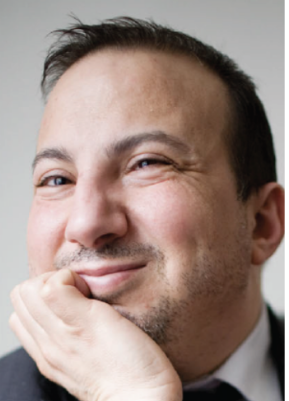 photo de Hamou Bouakkaz, coach dans le parcours.